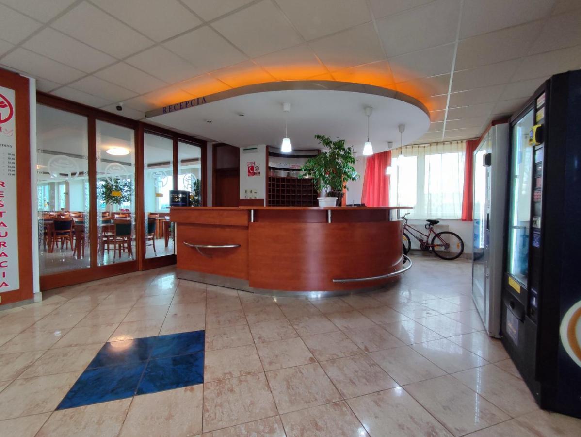 Hotel Jurki Dom Pozsony Kültér fotó